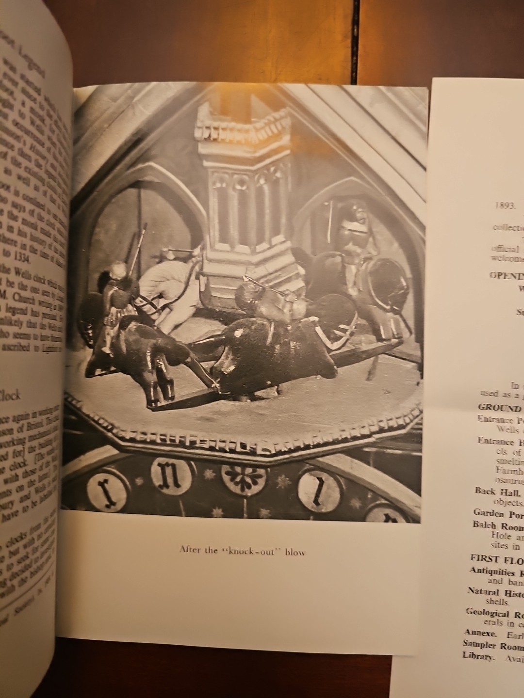 The Wells Clock by R. P. Howgrave-Graham (1971 ) Friends of Wells Cathedral