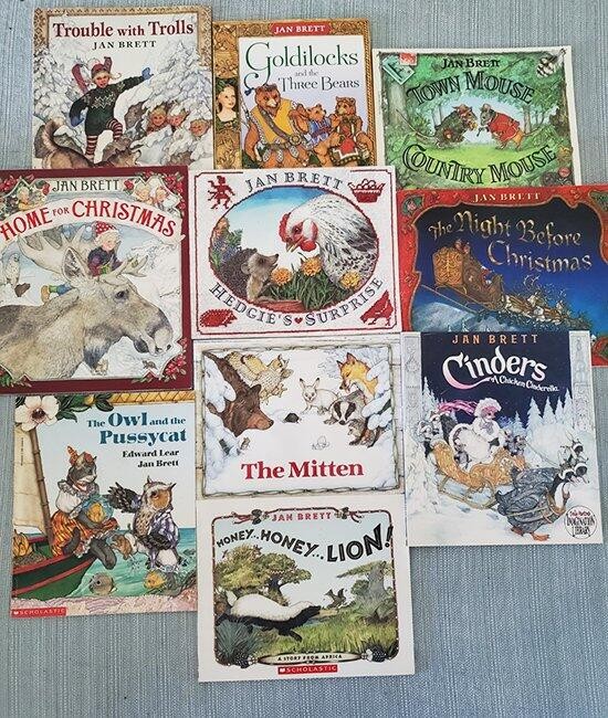 Lot 10 JAN BRETT Christmas THE MITTEN TROUBLE WITH TROLLS TWAS NIGHT BEFORE Book