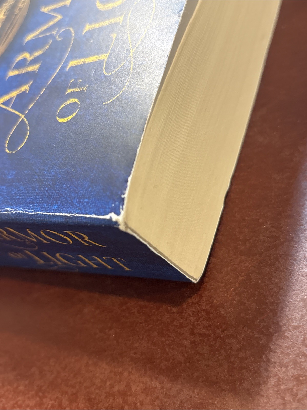 The Armor of Light Kingsbridge – By Ken Follett VERY GOOD (#1186-1)
