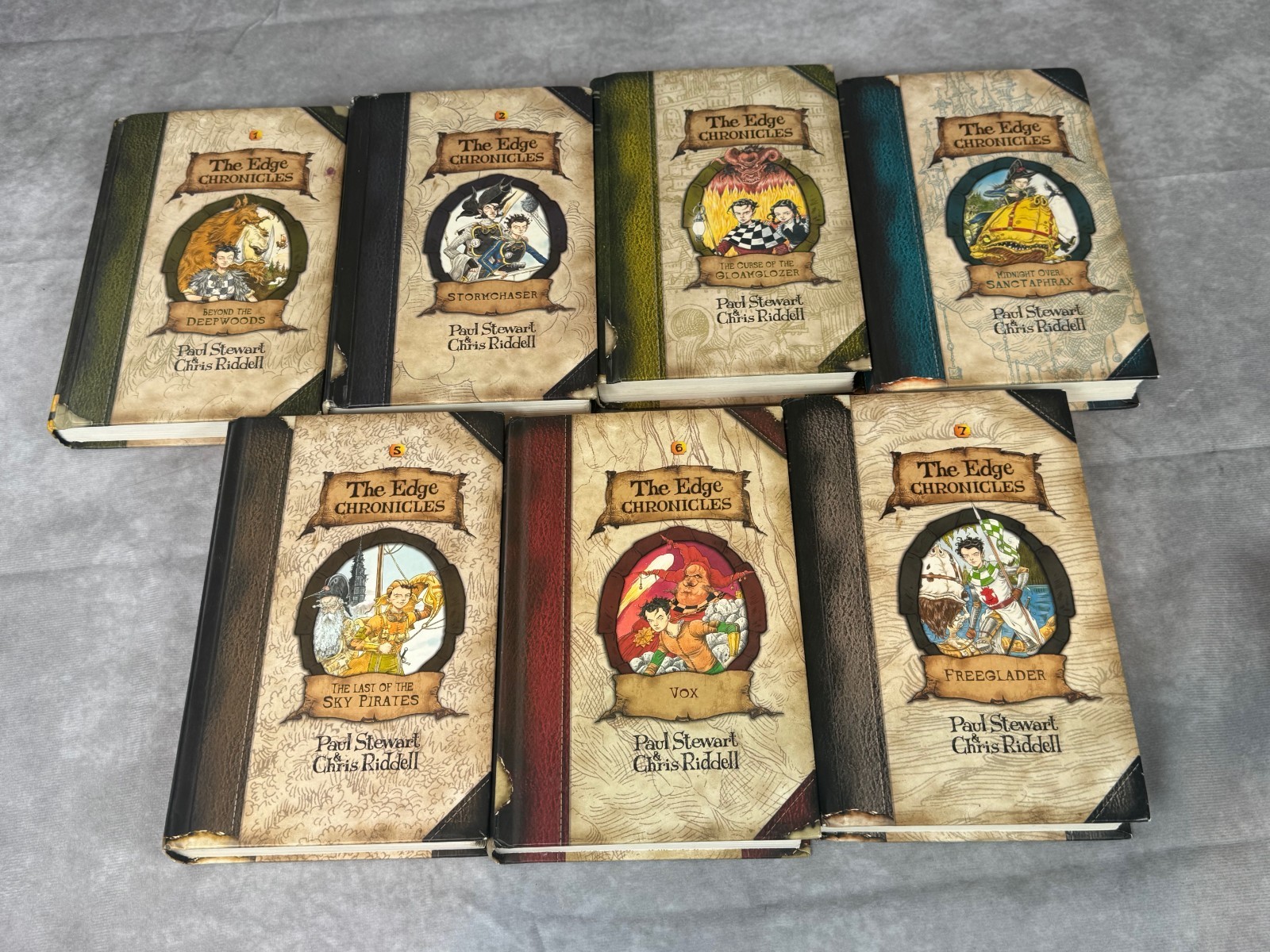 Lot 7 – Hardcover Set of The Edge Chronicles 1-7 Paul Stewart Chris Riddell Lot