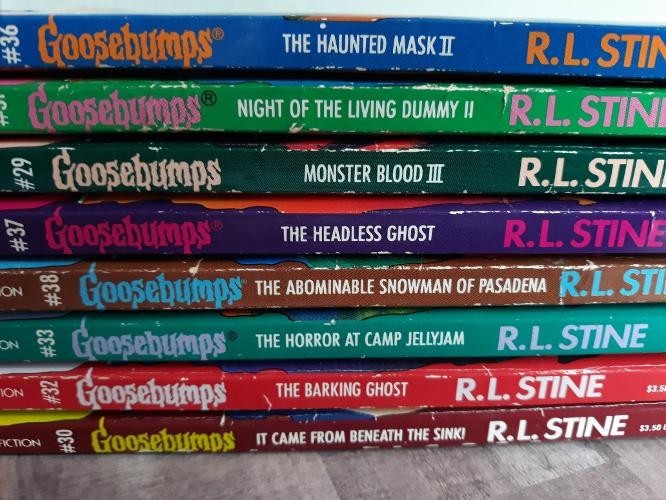 Lot of 8 Goosebumps R.L. Stine Paperback Books Book #s & Titles in Photos