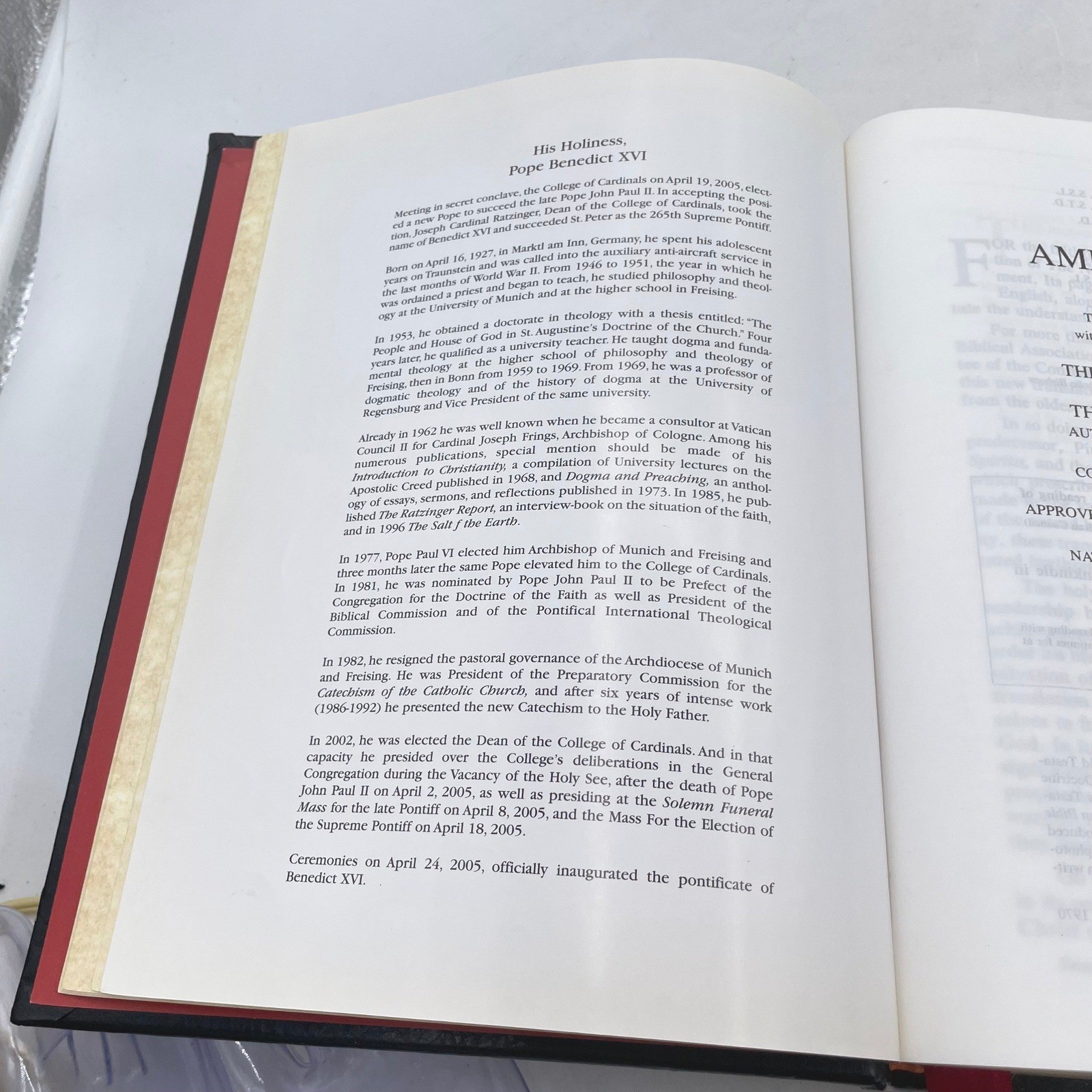 World Catholic Press New American Bible Black Gold Gilded Pope Benedict XVI