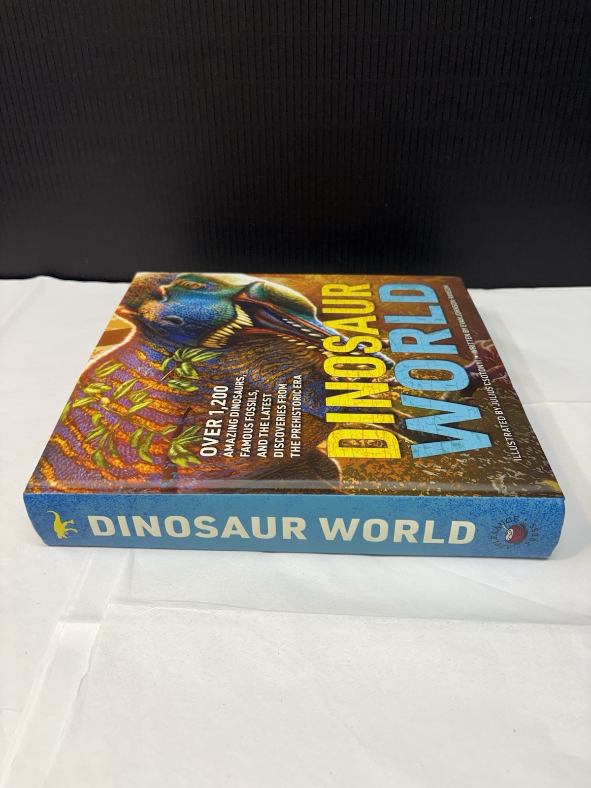 Dinosaur World: Over 1,200 Amazing Dinosaurs, Famous Fossils, and the Latest …