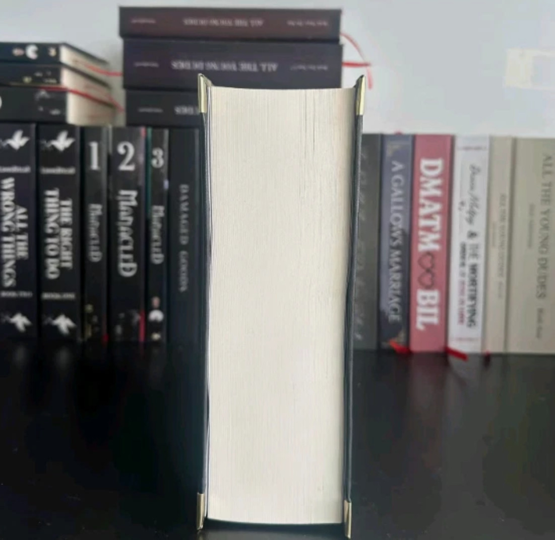Manacled Book Complete 3-Volume Hardcover Edition with Illustrations by Senlinyu