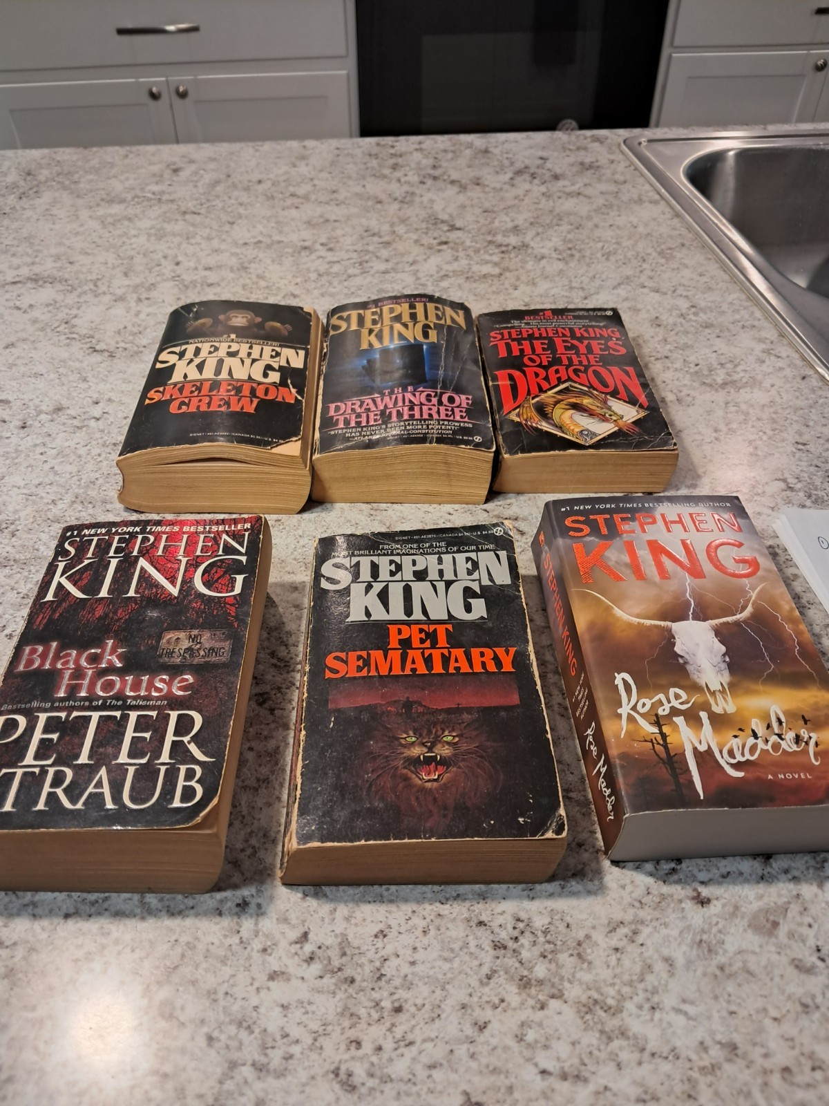 Stephen King 6 Book Lot Books Per Semetary Skeleton Crew Black House & More