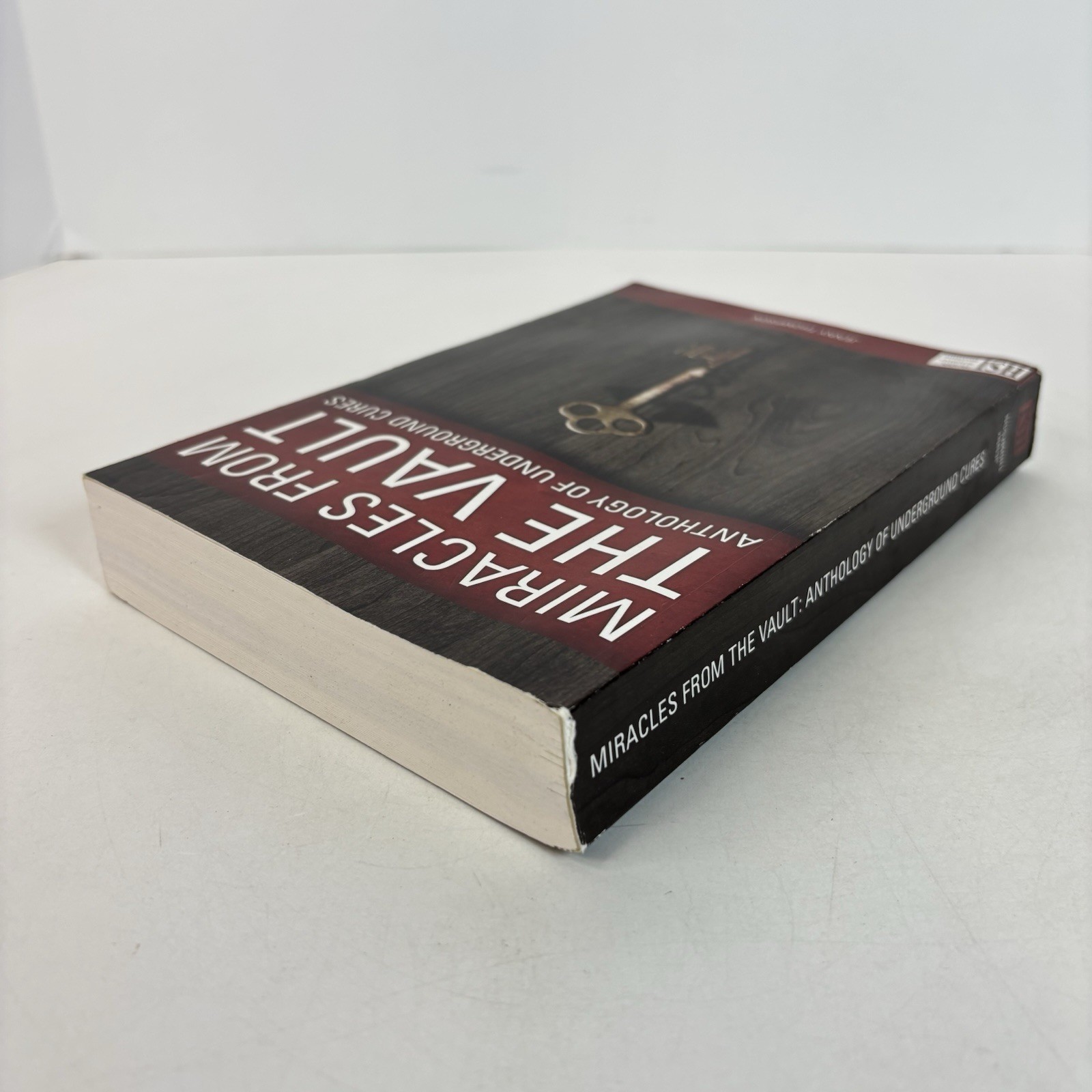 Miracles From the Vault Anthology of Underground Cures Jenny Thompson PB 2015 1H