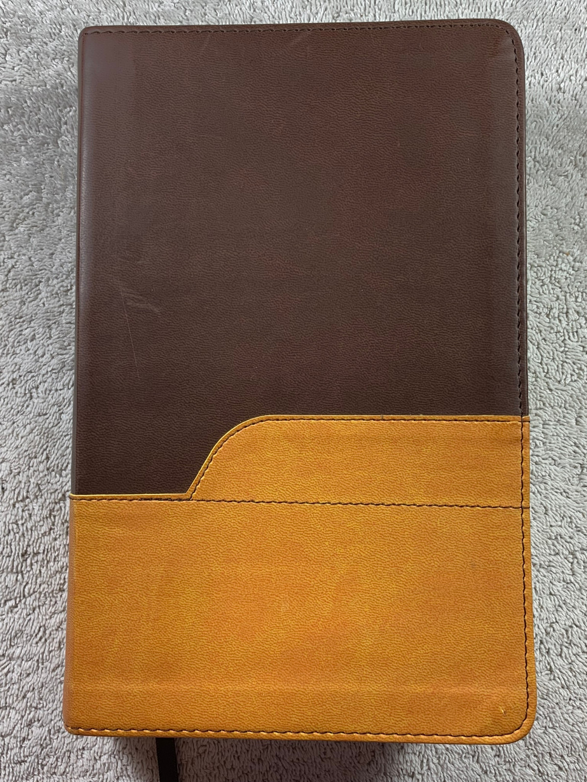 2011 NIV New International Version Pew Bible Large Print Zondervan Yellow Brown