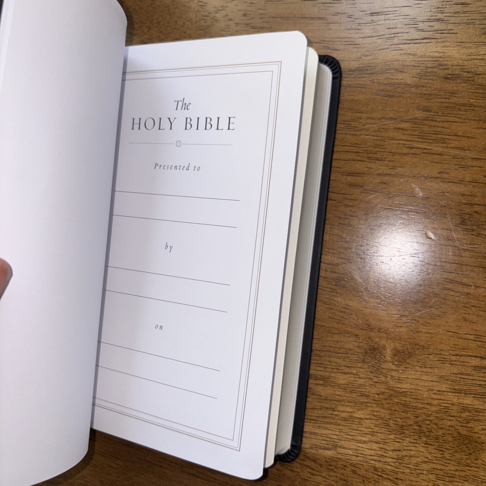 ESV Large Print Value Thinline Bible (Trutone, Black) by Esv Bibles: New