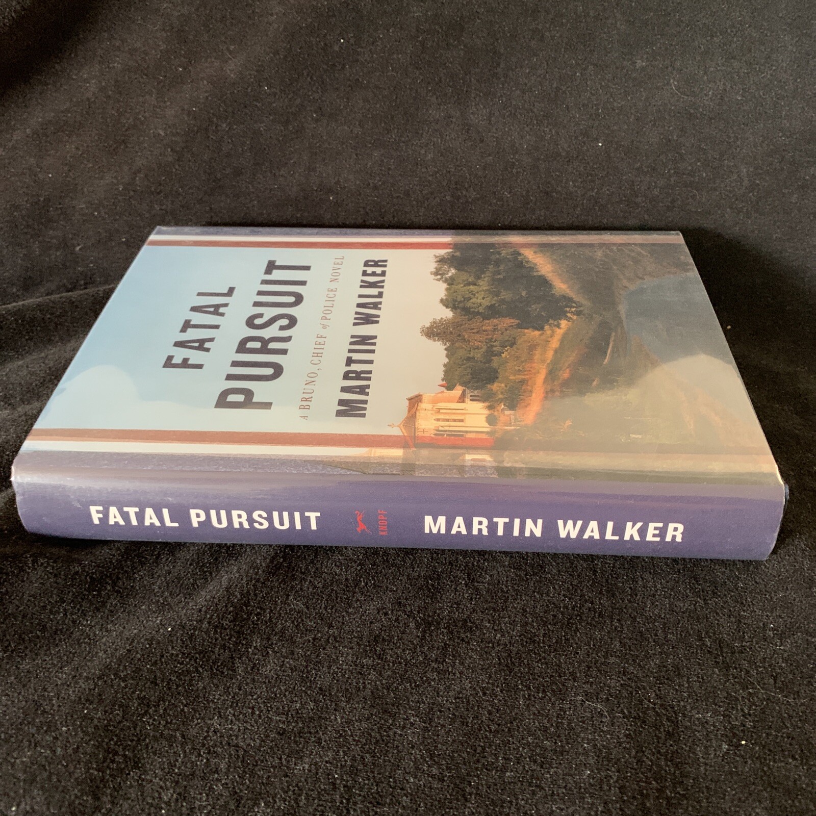 Signed, 1st edition! Fatal Pursuit by Walker, Martin 2016 HCDJ/DJ cover Like new