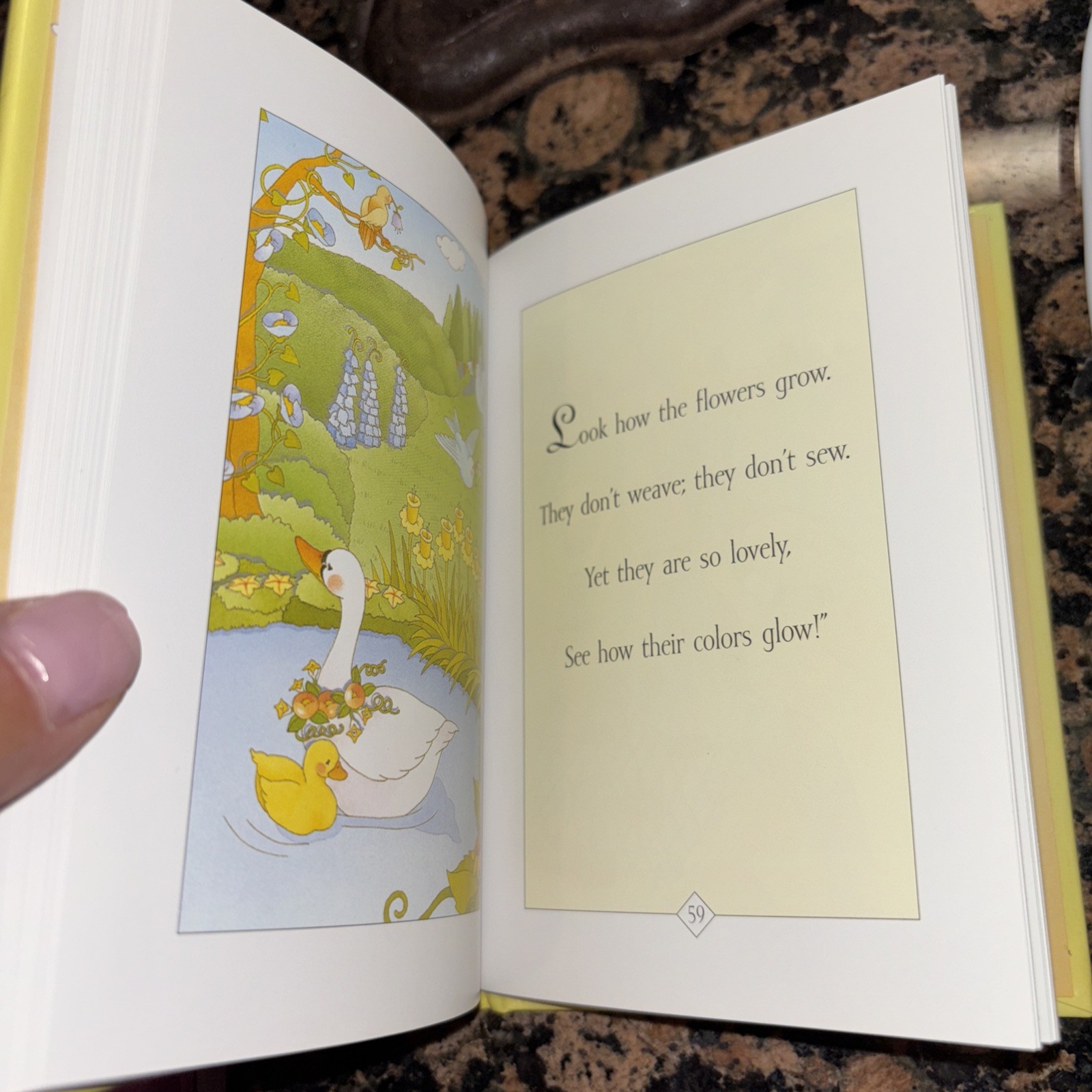 Baby’s First Bible: Little Stories for Little Hearts by Carlson, Melody New