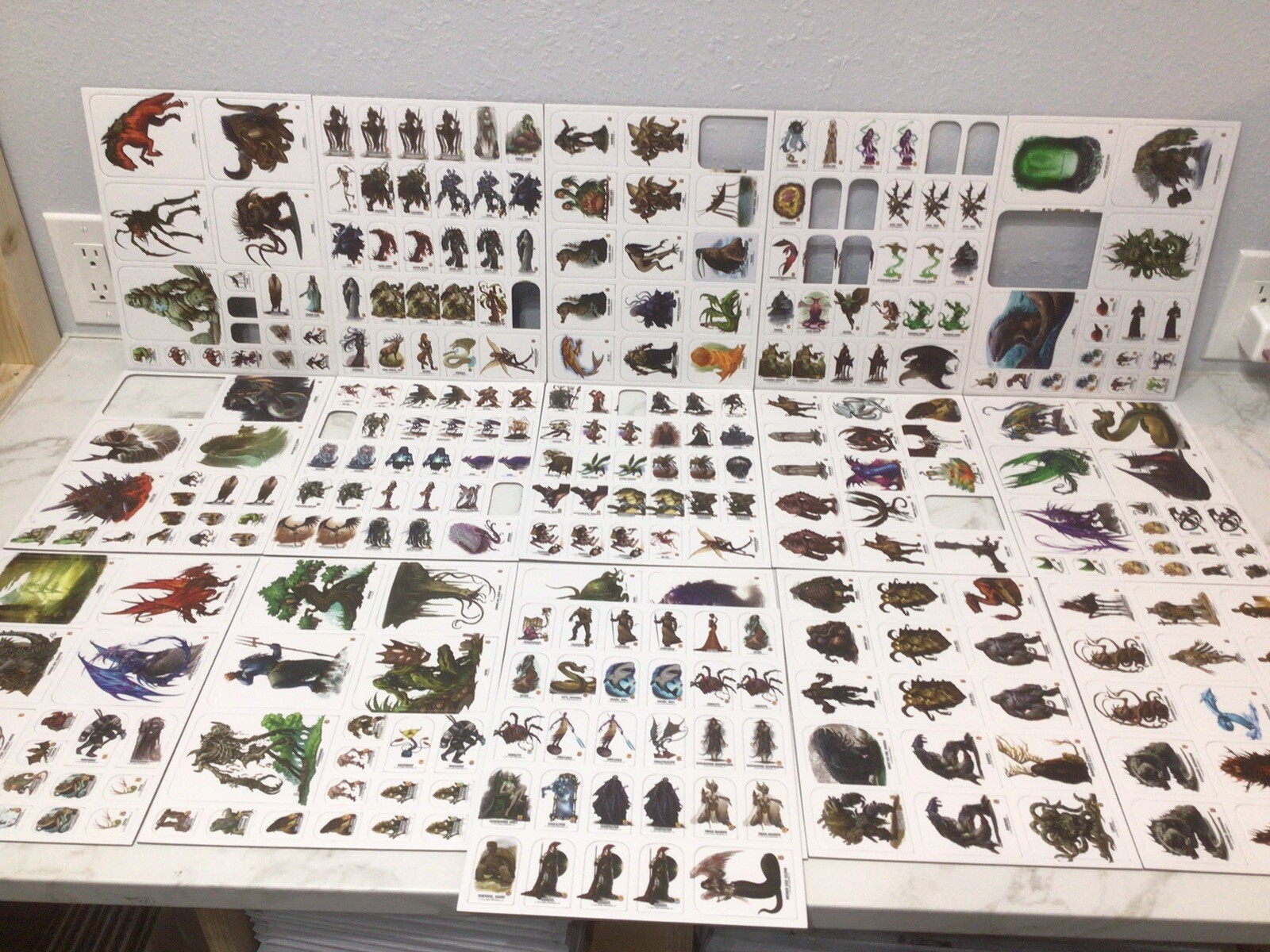Bestiary by Paizo Publishing Staff and Paizo Staff (2014, Game)Only 16 Punched !