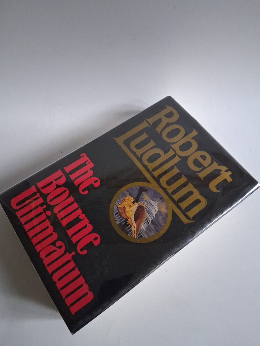 Robert Ludlum The Bourne Ultimatum Hardcover 1990 Bourne Ser DJ 1st Edition