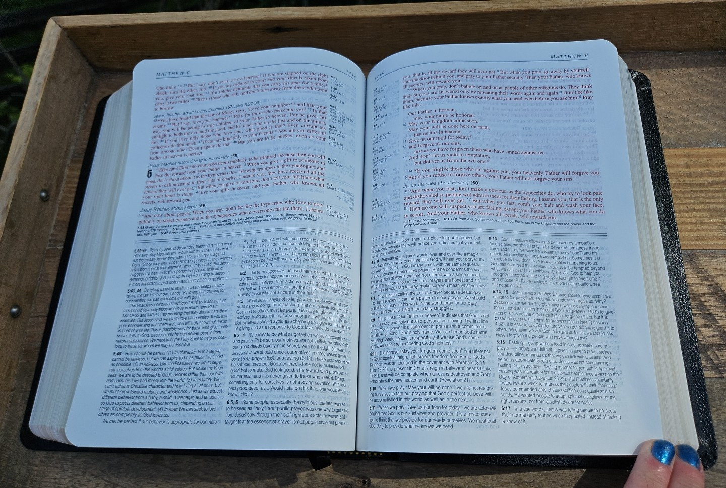 VG! Boxed Classic 1996c. NLT Life Application Study Bible Black Bonded Leather