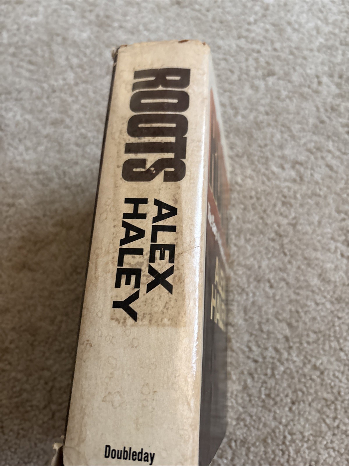 Alex Haley–ROOTS: SAGA OF AN AMERICAN FAMILY 1st ed 1st ptg HCDJ 1976