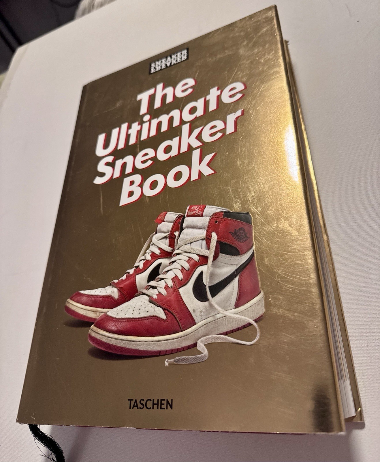 the Ultimate Sneaker Book by Simon Wood Taschen 2018 Hardcover VG Dust Jacket