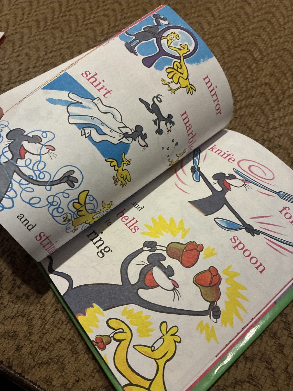 LN In a people house Dr. Seuss hardcover book 6.75″ x 9.25″