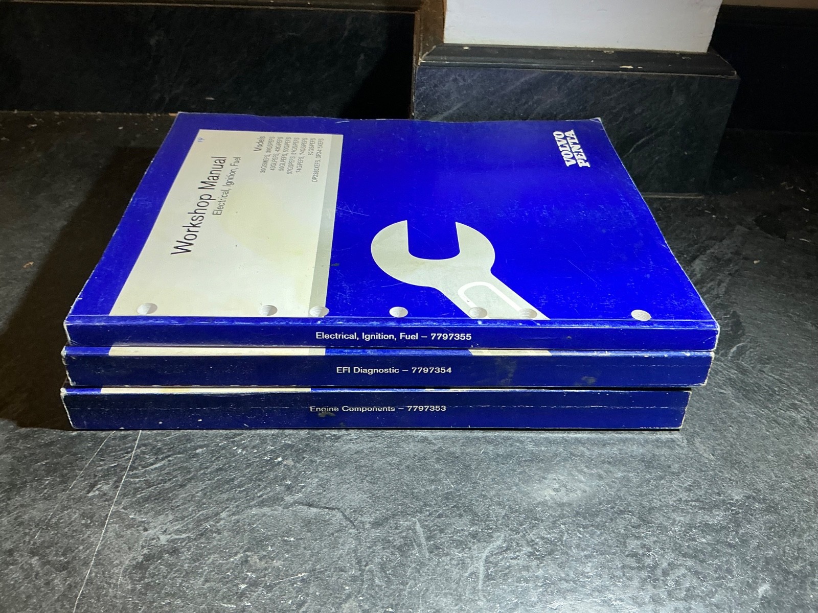 2000 Volvo Penta “EF” 3.0L, 4.3L, 5.0L, 5.7L, 7.4L, 8.2L Workshop Manual Set