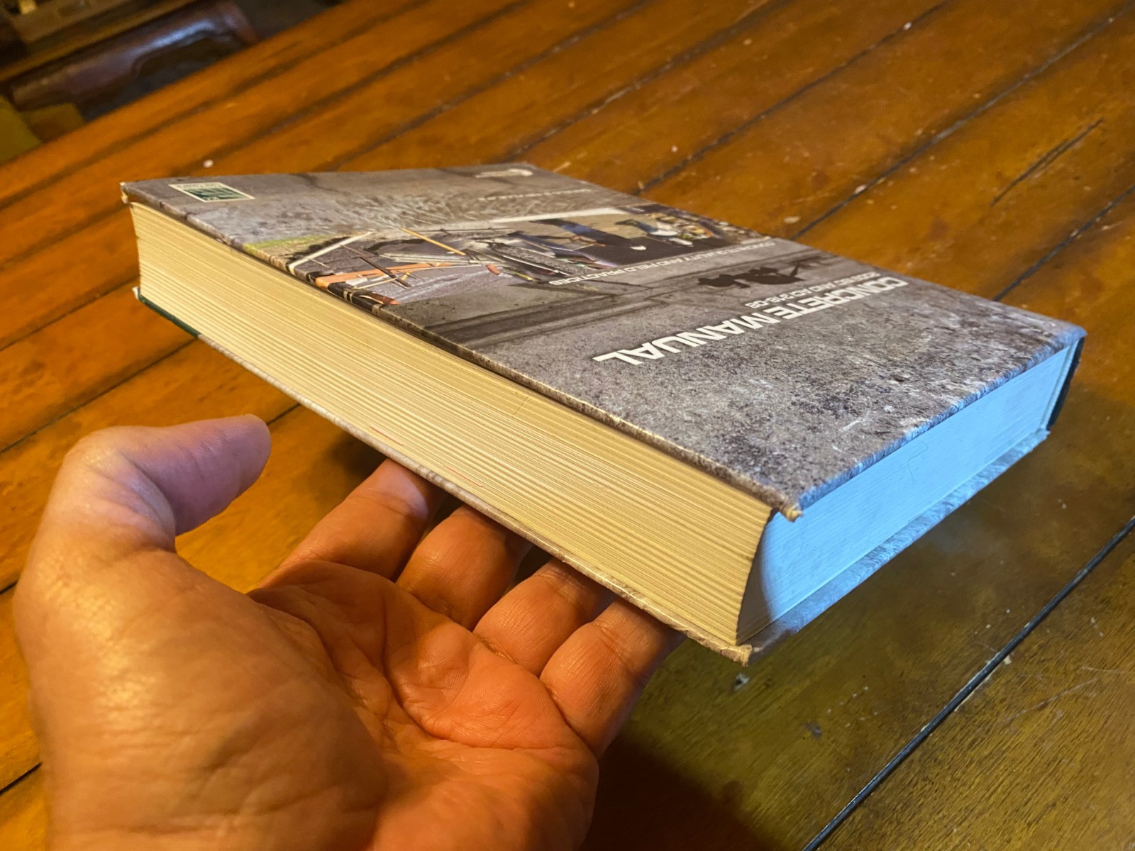 Concrete Manual : 2009 IBC and ACI 318-08 by ICC/Neville 2010 Hardcover With DVD