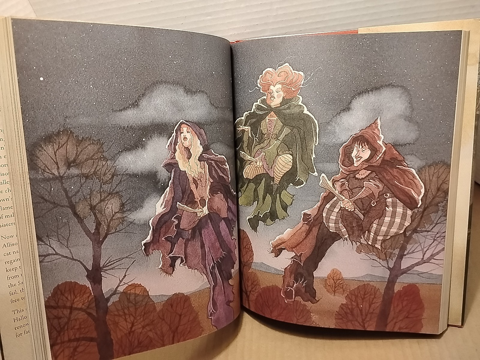 Hocus Pocus : Illustrated by Gris Grimly – 2022 – 1st Edition 1st Printing HCDJ