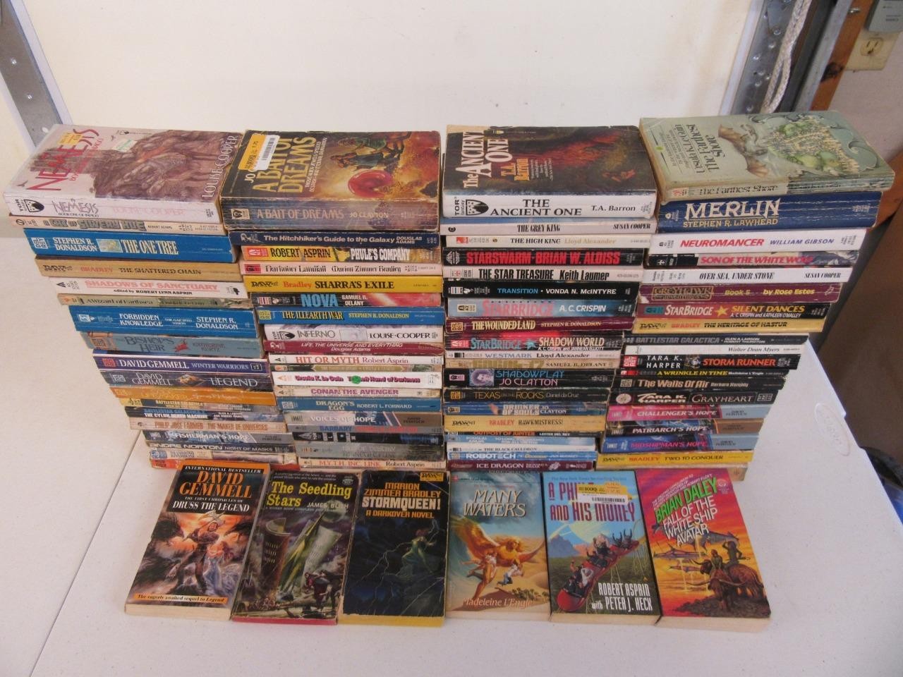 HUGE Lot of (84) VINTAGE SCIENCE FICTION FANTASY Books ROSE ESTES ANDRE NORTON