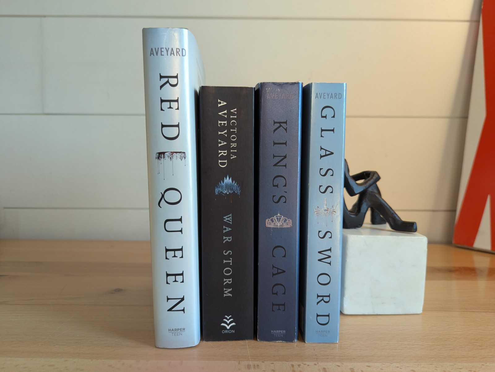 Red Queen Series By Victoria Aveyard Paperback Books Complete 1-4 PB & HC