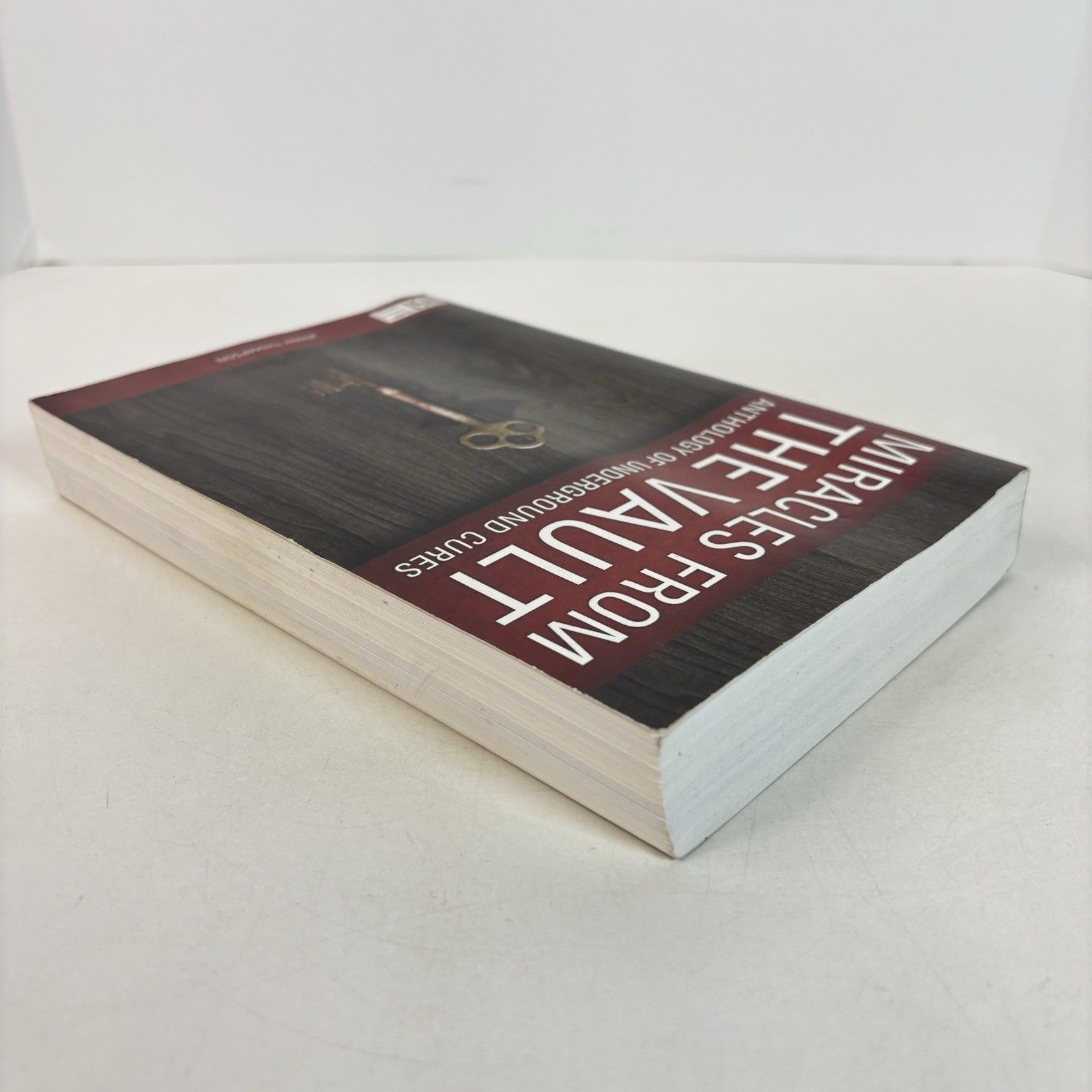 Miracles From the Vault Anthology of Underground Cures Jenny Thompson PB 2015 1H