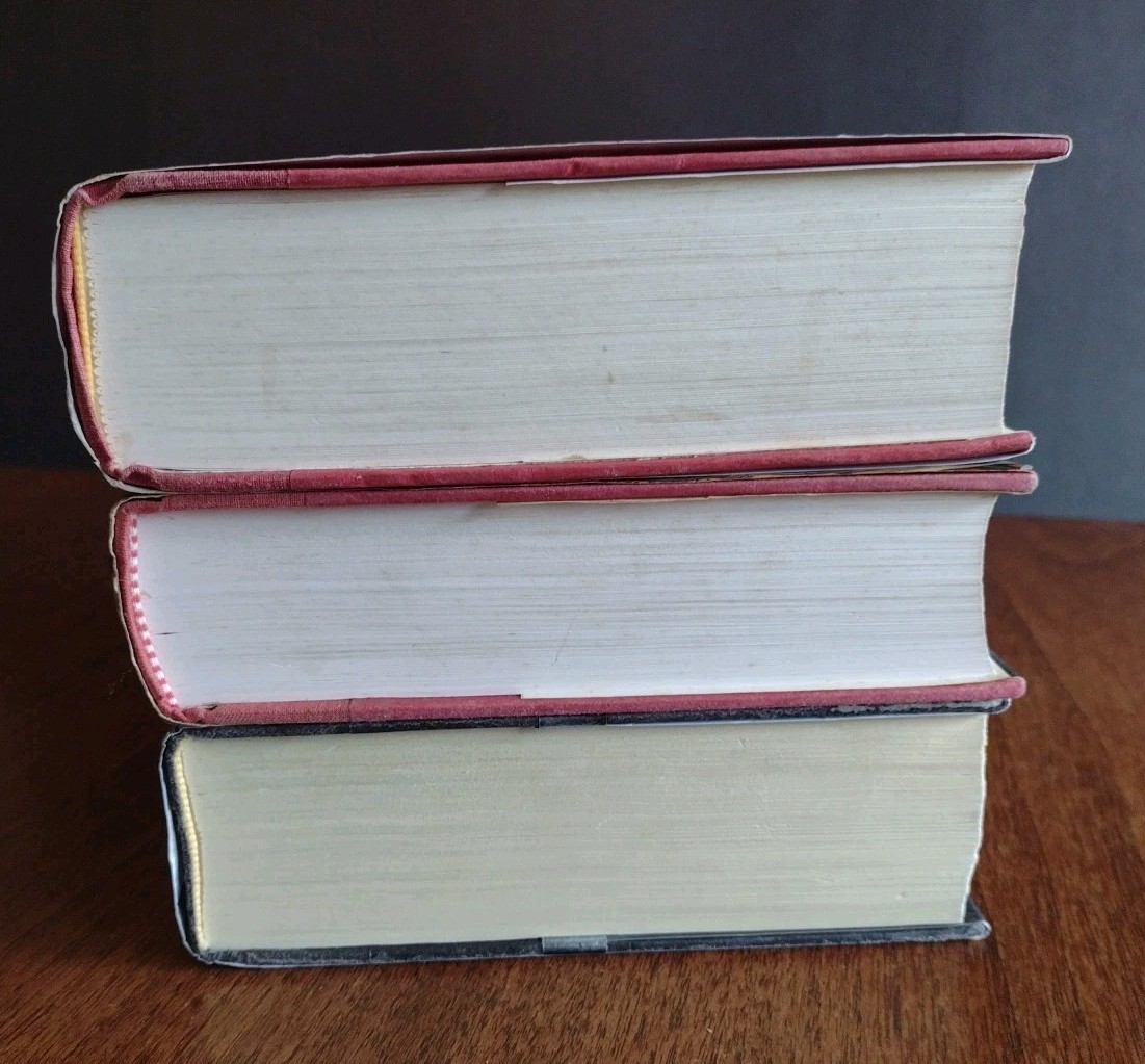 Diana Gabaldon Hardcover Lot 3 Voyager – Drums Of Autumn – An Echo In The Bone
