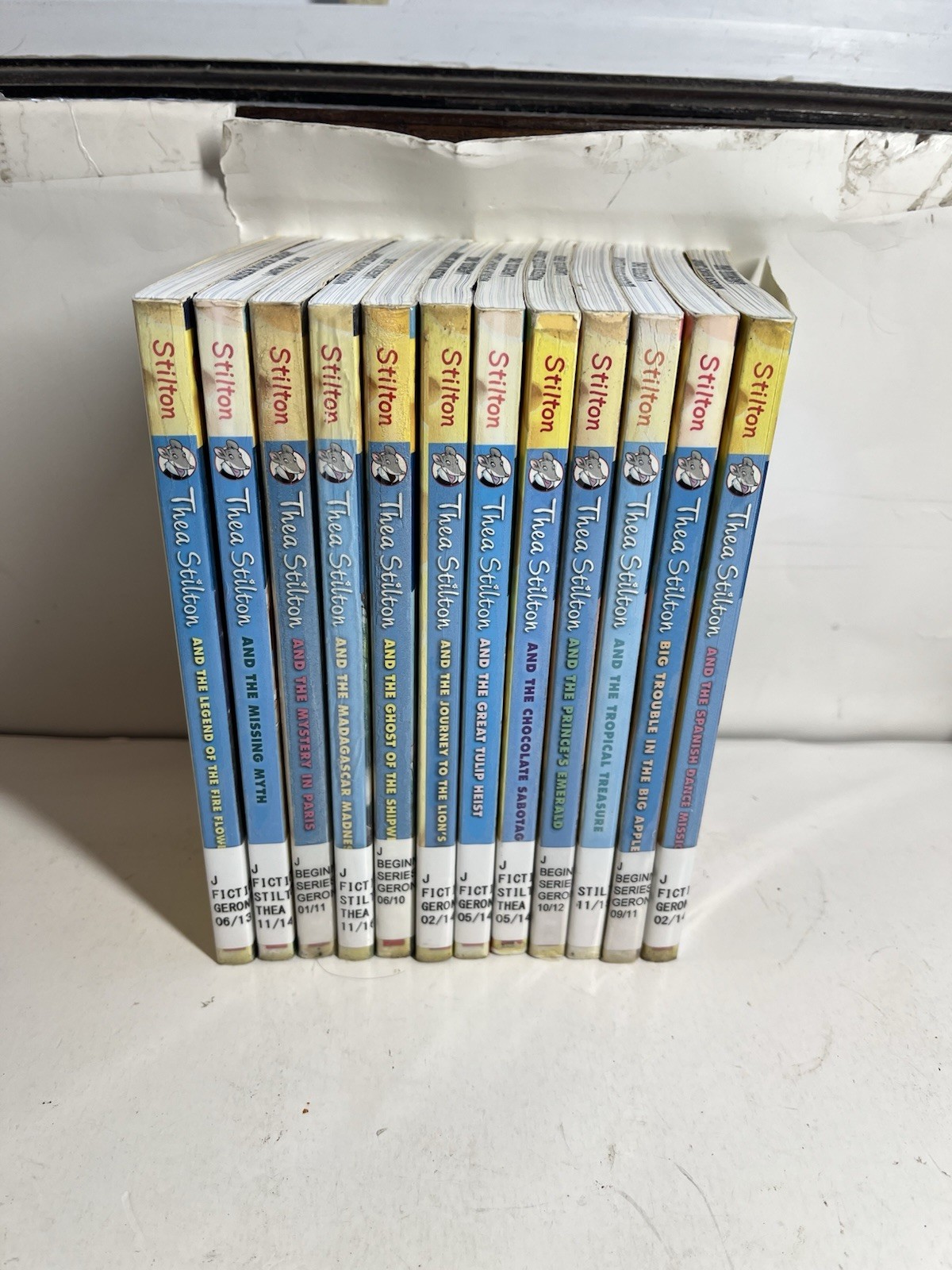 Thea Stilton Illustrated Paperback Book Lot Of 12 Scholastic Ex-Library Geronimo