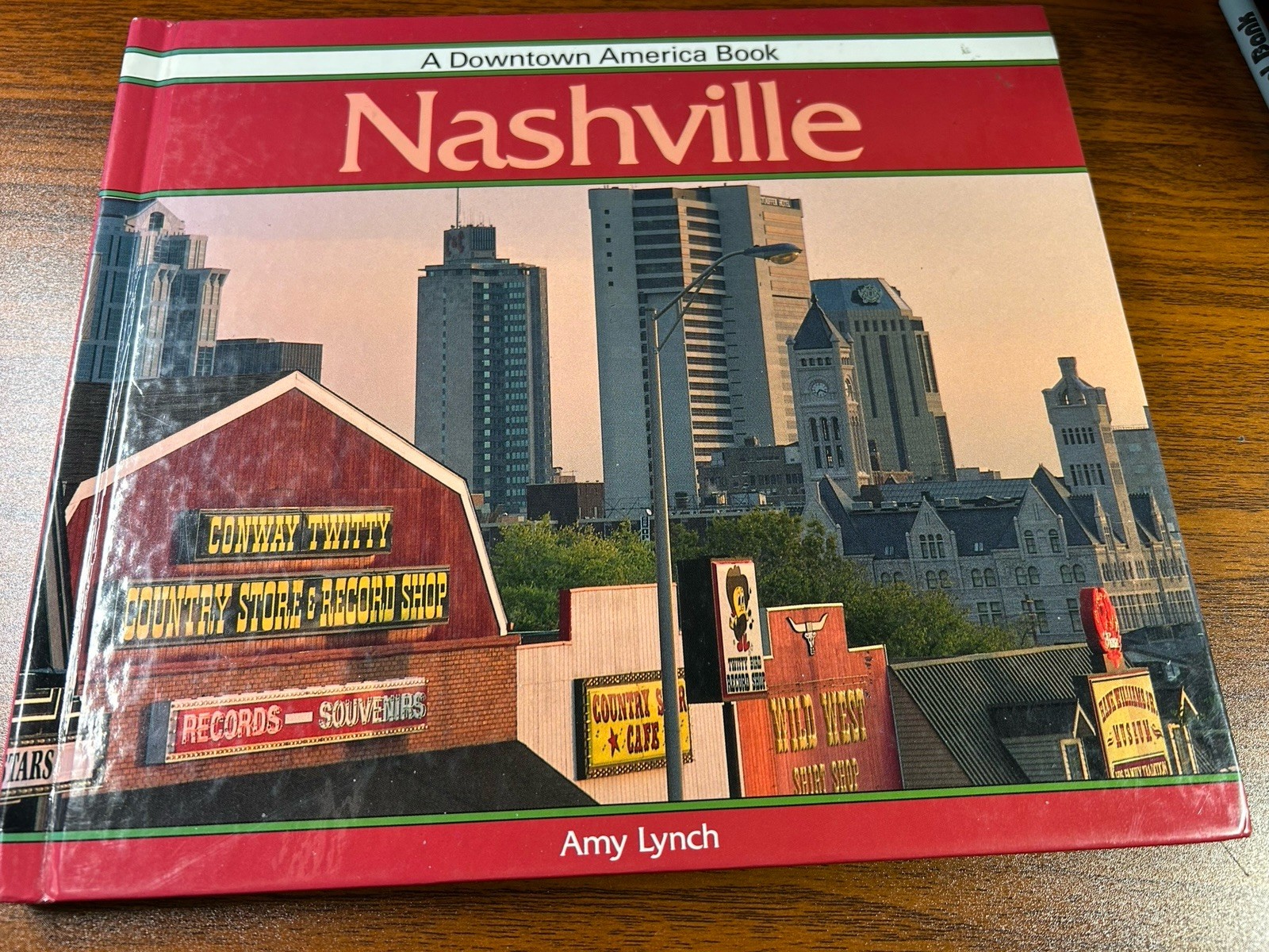 Nashville by Amy Lynch A Downtown America Book HC 60 pages 1991 VTG READ