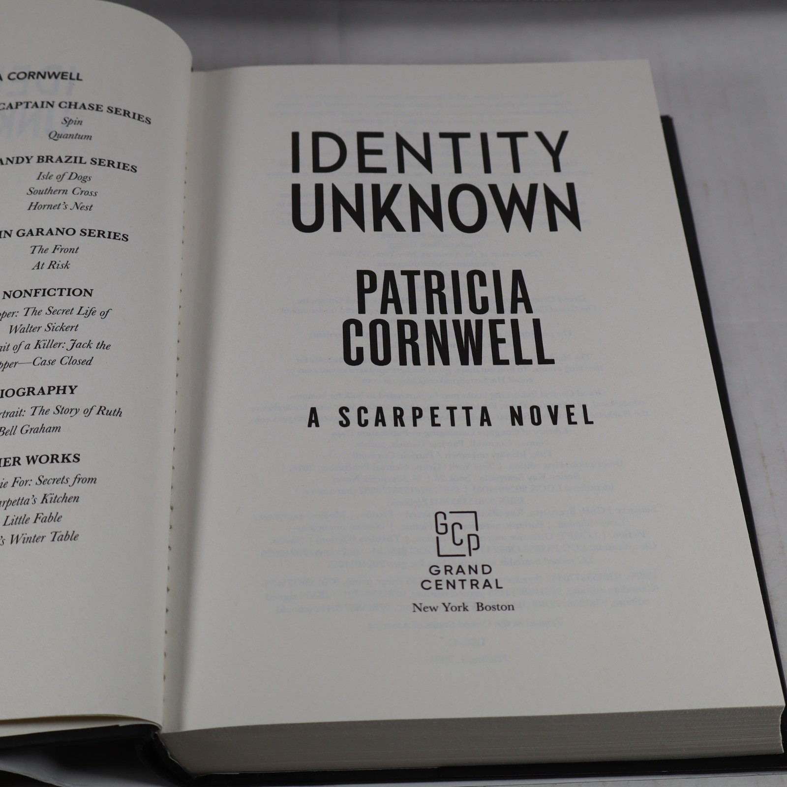 Identity Unknown (Kay Scarpetta) – Hardcover, by Cornwell Patricia – Good