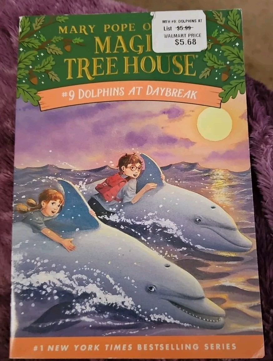 Dolphins at Daybreak (Magic Tree House, No. 9)