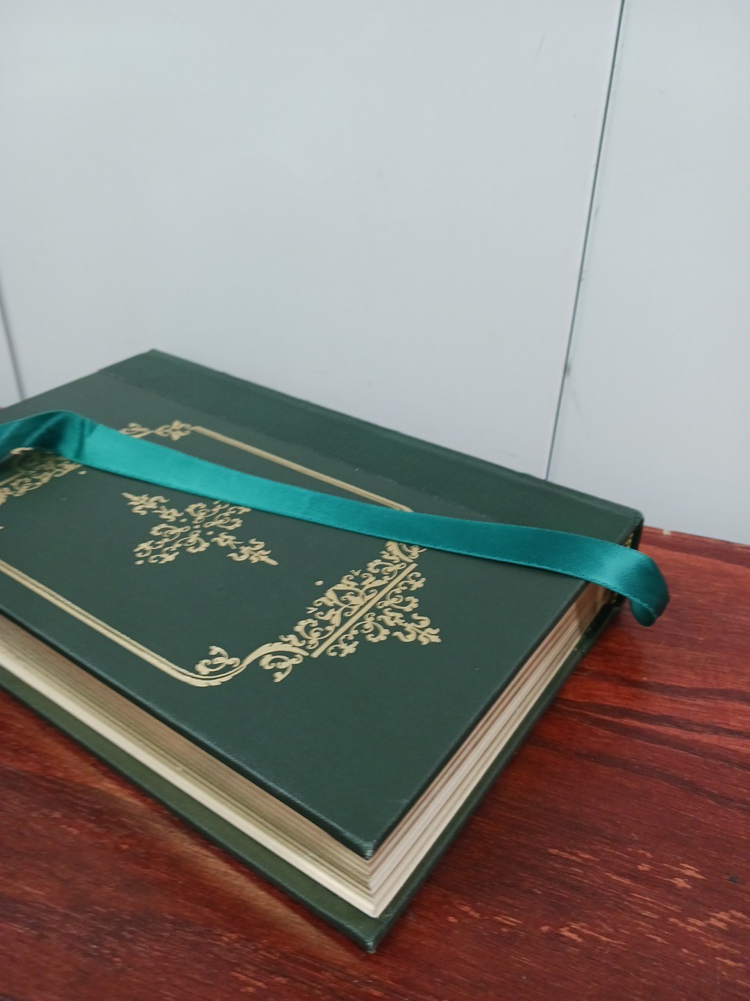 The Trials of Oscar Wilde by H. Montgomery Hyde Notable Trials Library 1989 Gold