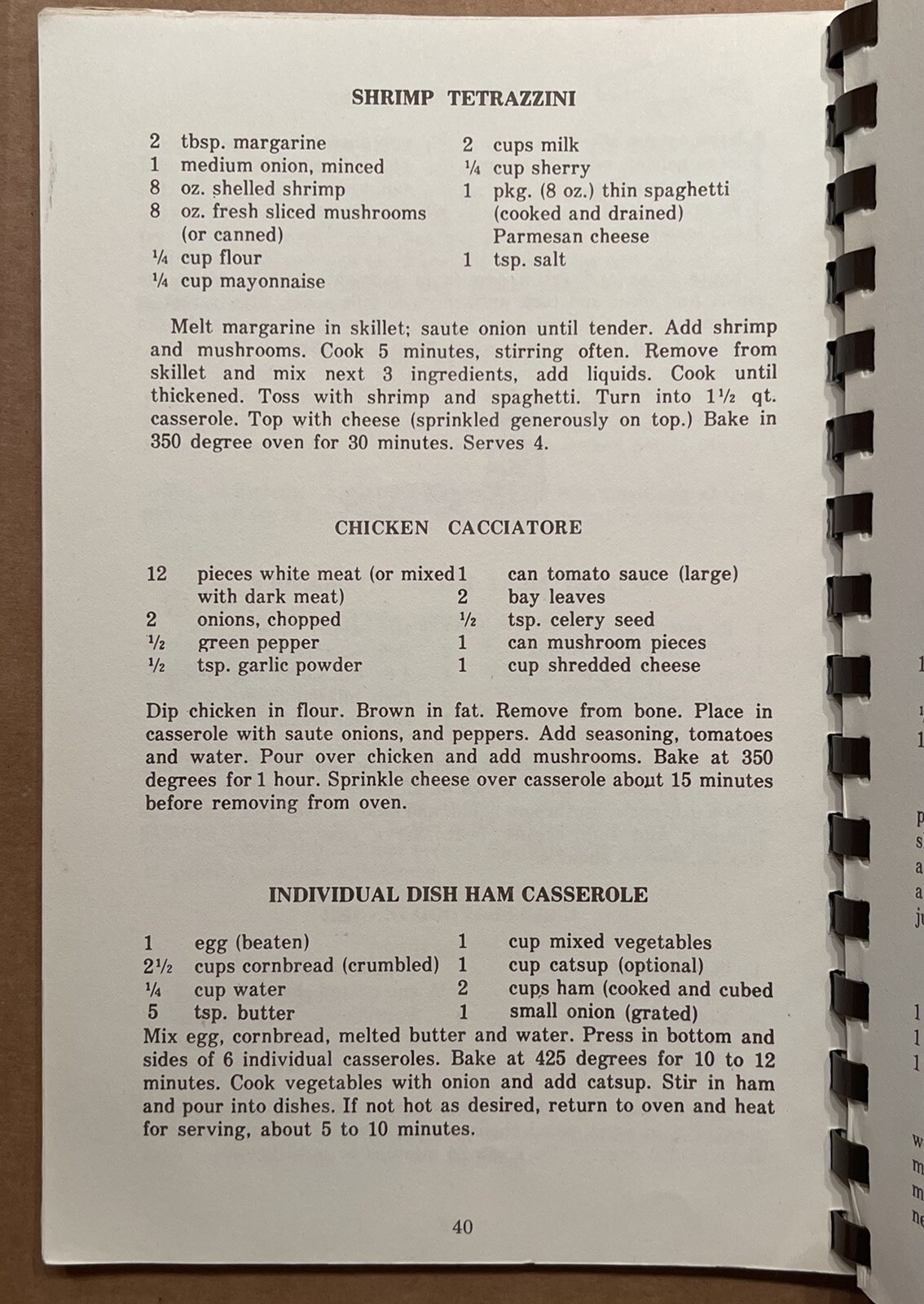 1985 SAVANNAH, GA, MRS. WILKES BOARDING HOUSE FAMOUS RECIPES COOKBOOK 106 PAGES
