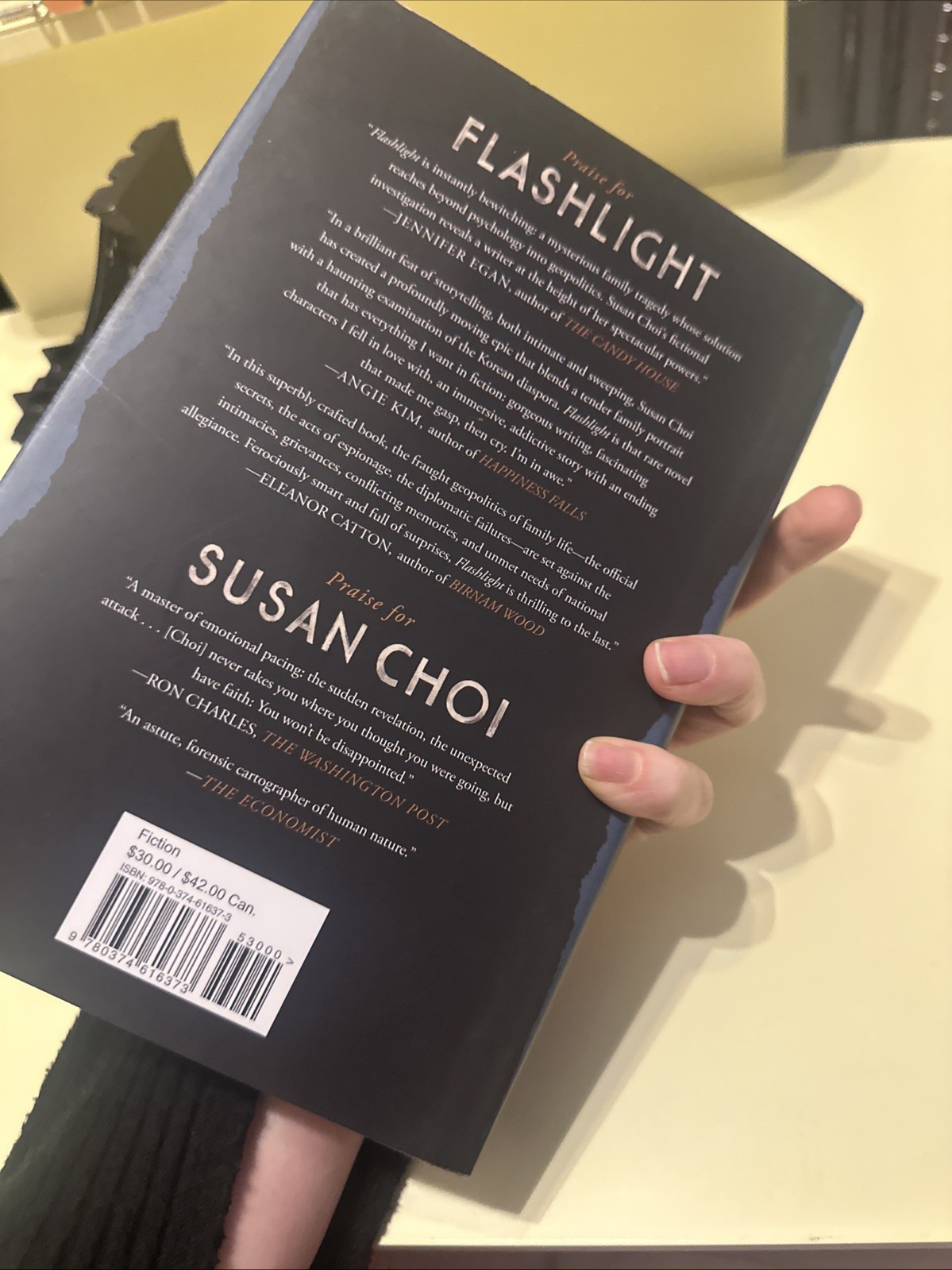 2025 FIRST EDITION FLASHLIGHT SIGNED BY SUSAN CHOI HC COLLECTIBLE BOOK JJ