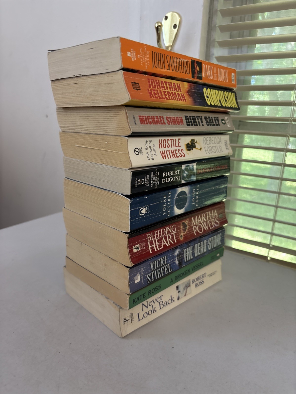 Lot of 10 Mystery – Paperbacks – Mixed Authors – FREE SHIPPING