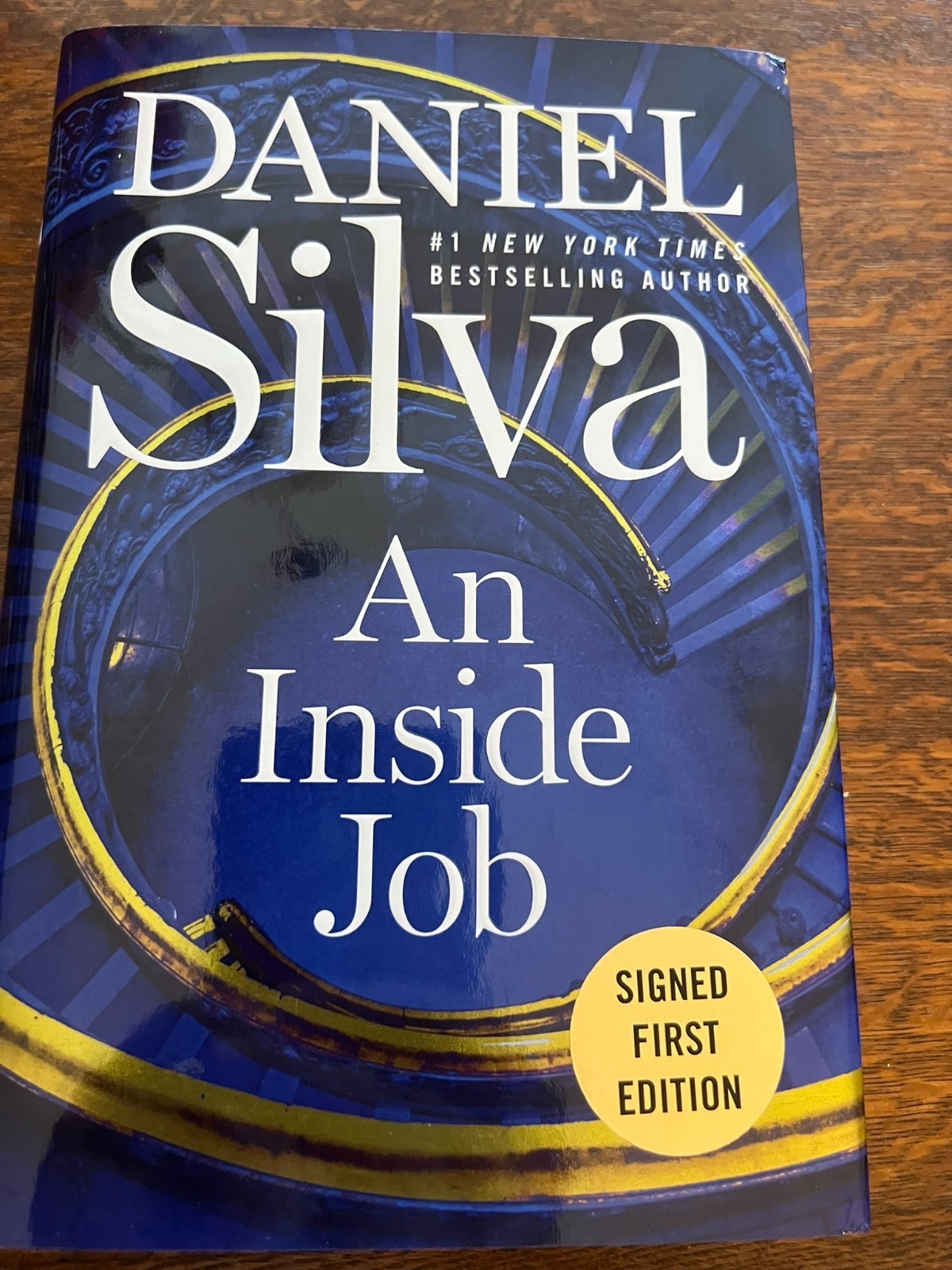 An Inside Job by Daniel Silva SIGNED 1st Hardback Like New 2025 Gabriel Allon