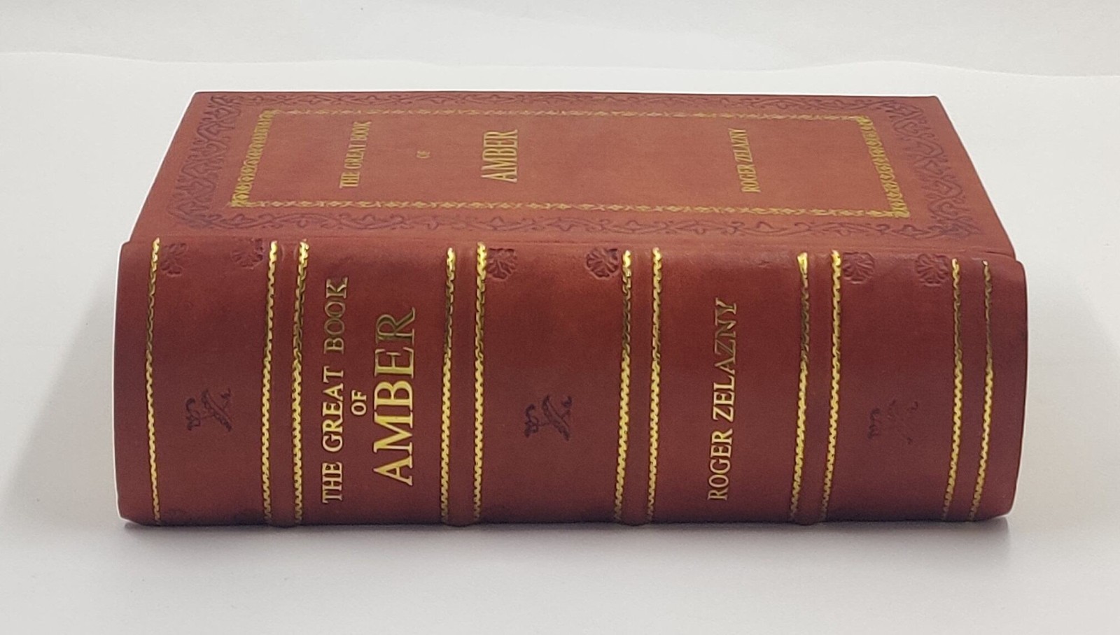 The Great Book of Amber: The Complete Amber Chronicles, 1-10 by [Royal Edition]