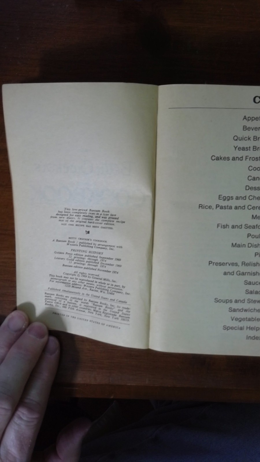Betty Crocker’s Cookbook 1974 (Glendale Federal Savings) 796 pages