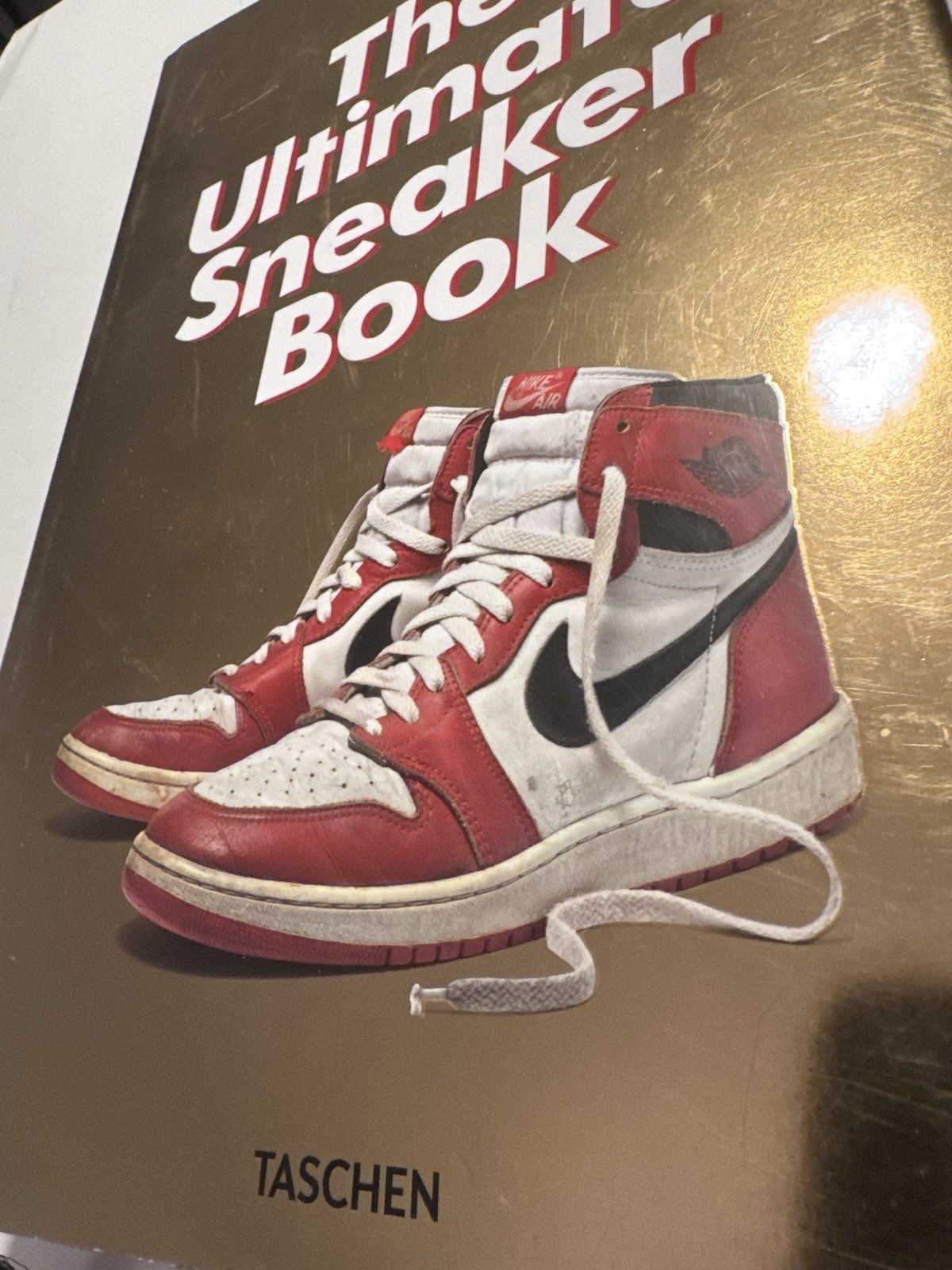 the Ultimate Sneaker Book by Simon Wood Taschen 2018 Hardcover VG Dust Jacket