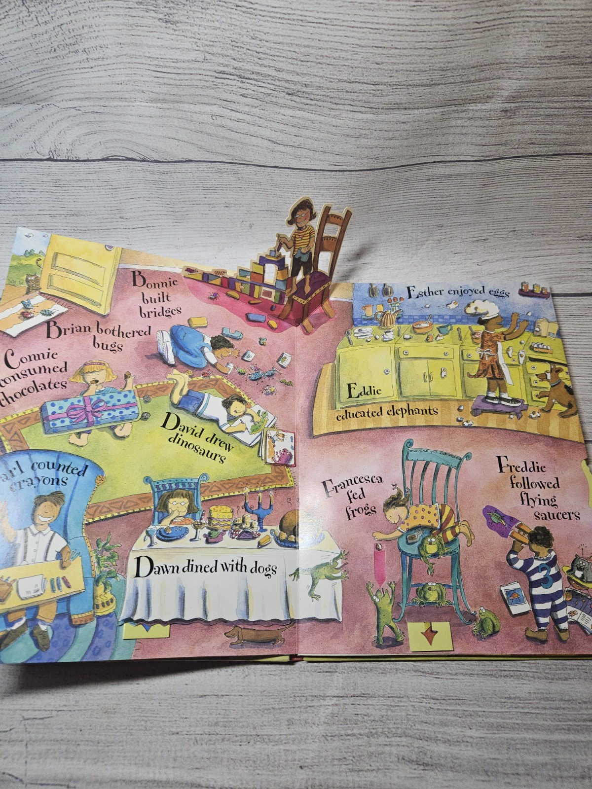 Annie Ate Apples Interactive Pop-Up Book – Hardcover, 1998, White Heat Ltd – VTG