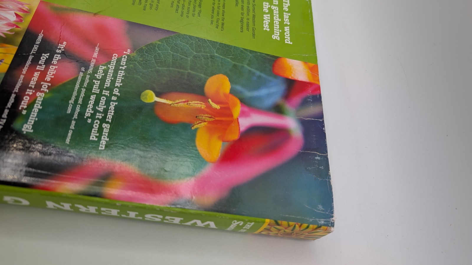 New Western Garden Book : The Ultimate Gardening Guide by Sunset Magazine…