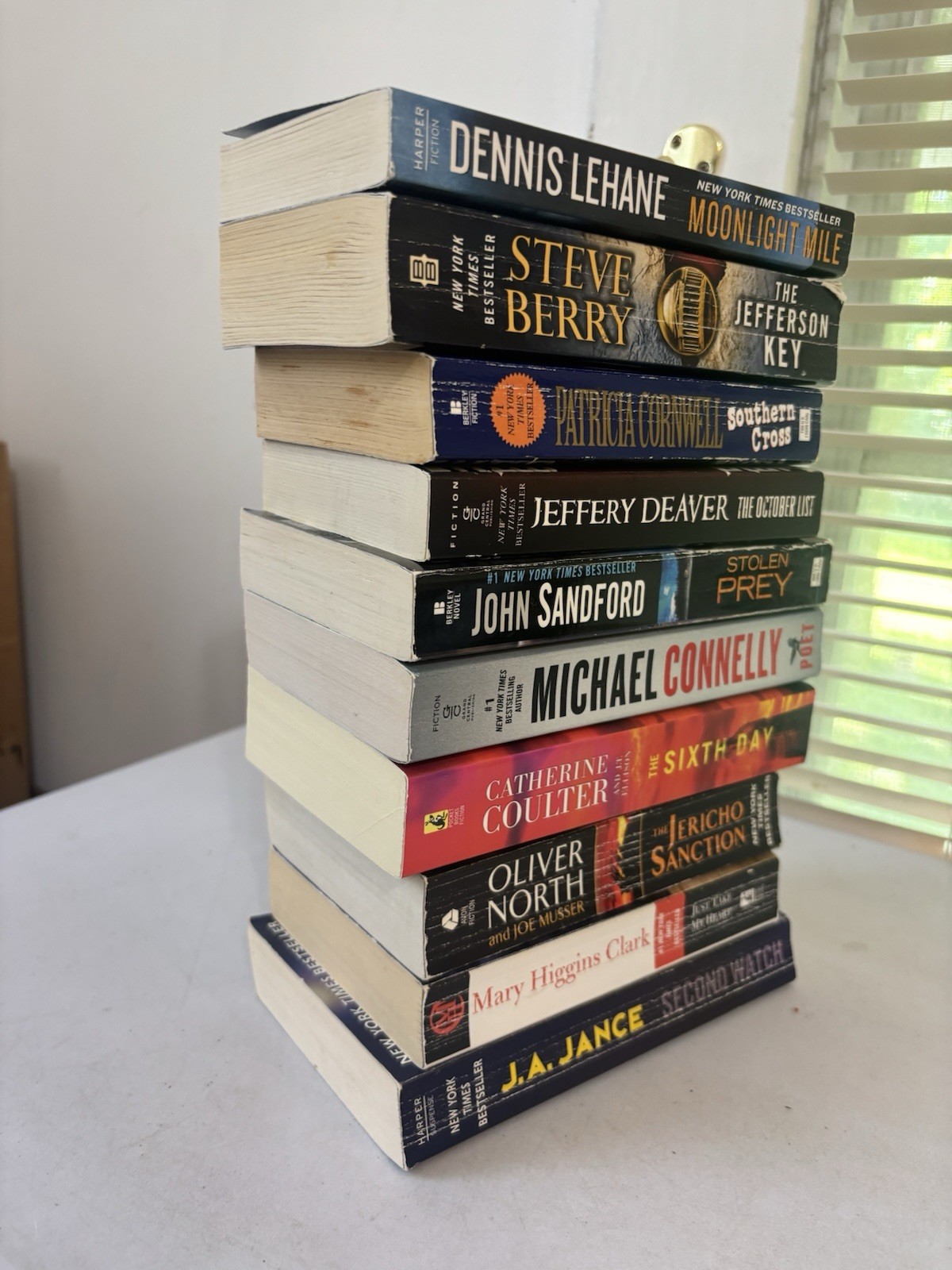 Lot of 10 – Mystery and Thrillers – Mixed Authors – FREE SHIPPING