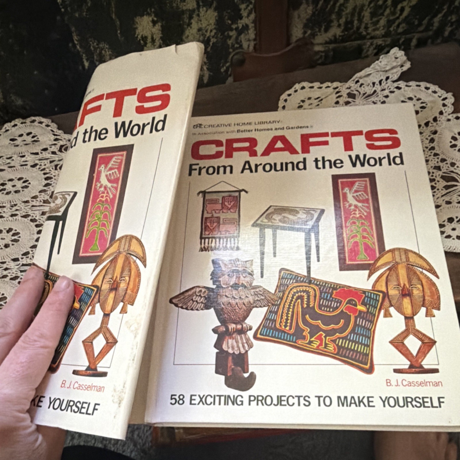 Crafts From Around the World B.J. Casselman Meredith Corp 1975 HC Illustrated