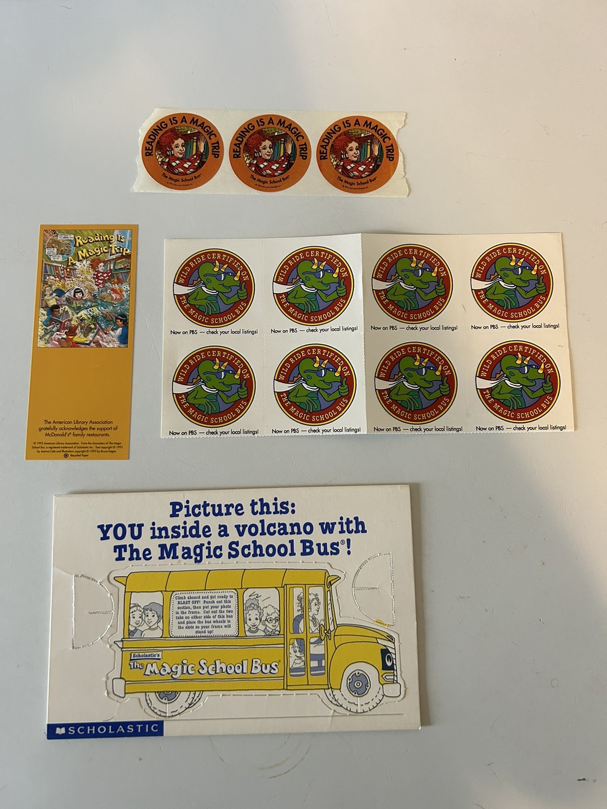 Lot of 9 Vintage Magic School Bus Books…5 Paperback…3 Hardcover…Extras…Stickers