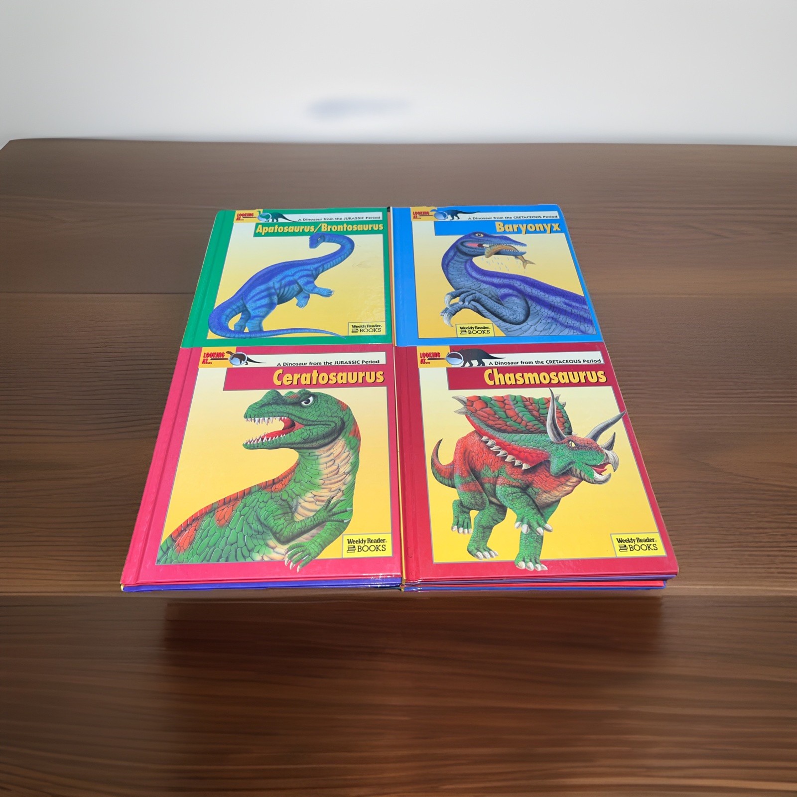 25 Looking At Dinosaurs Weekly Reader Books HC Like New Condition