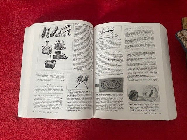 BOOK: 300 YEARS OF KITCHEN COLLECTIBLES 5TH EDITION by LINDA CAMPBELL FRANKLIN