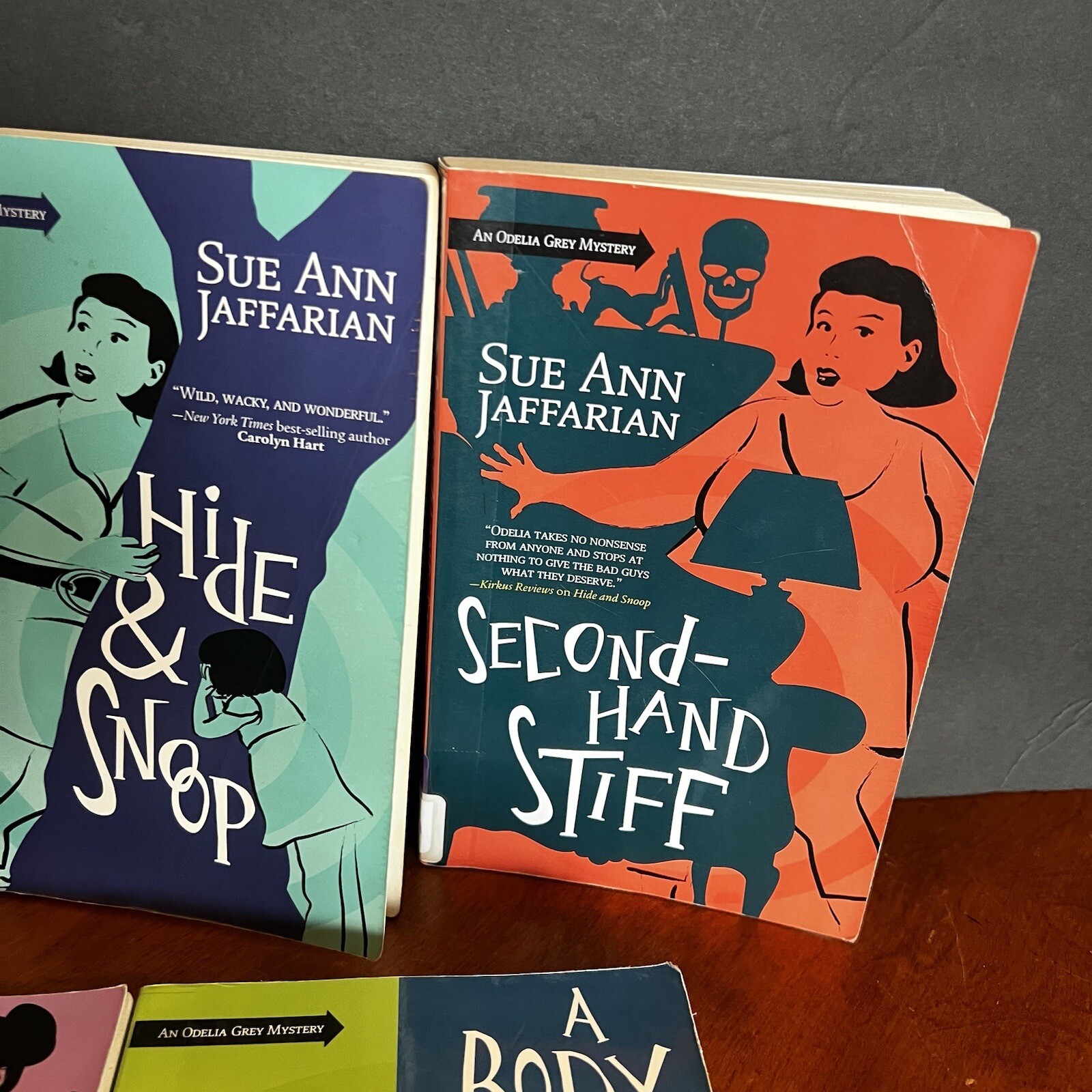 Lot: 5 Sue Ann Jaffarian Odelia Grey Mystery Books # 6 7 8 9 10 Twice as Dead