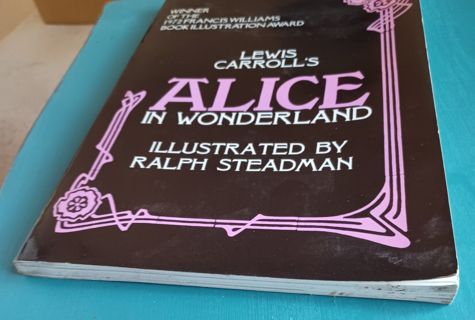 Alice in Wonderland L. Carroll Paperback ~ Illustrated by Ralph Steadman
