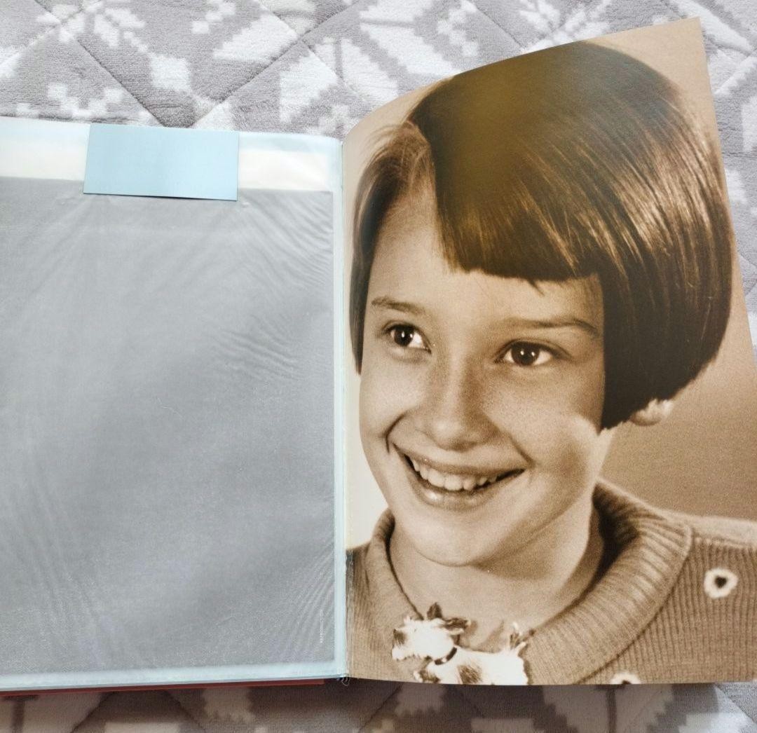 Audrey Hepburn Treasure Photo Collection Book 30cm x 22cm