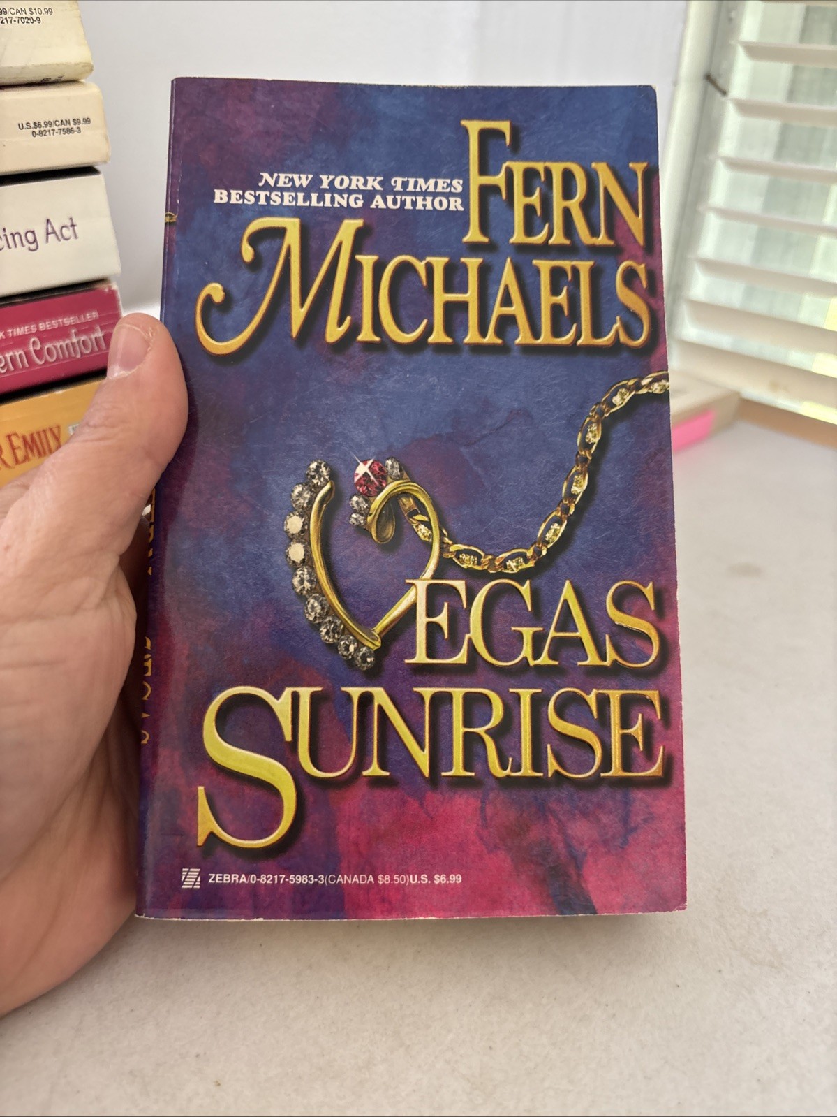 Lot of 10 – Fern Michaels – Mass Paperback Books – FREE SHIPPING